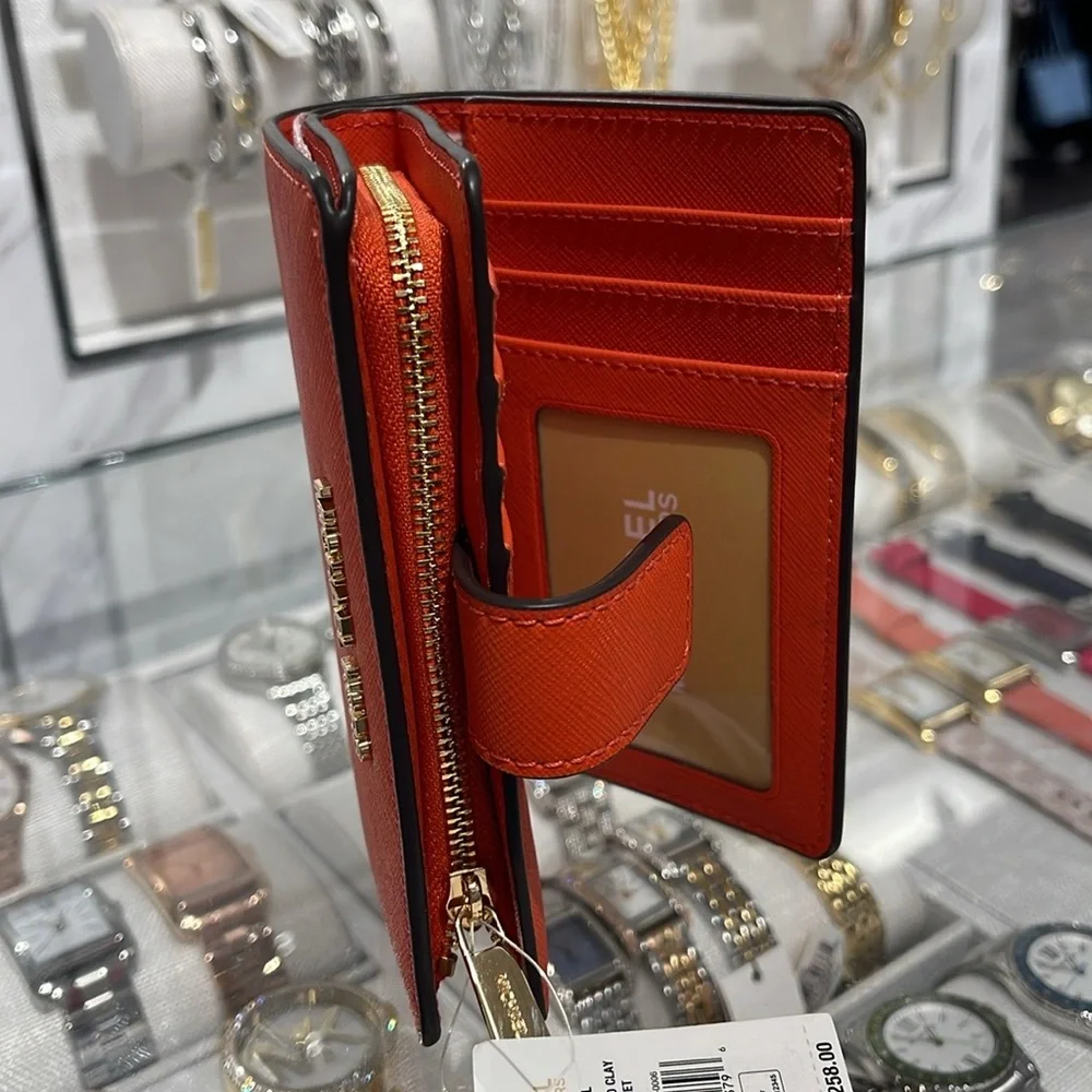 Michael Medium Crossgrain Leather Bifold Wallet
Red Clay 
NWT - Picture 11 of 16